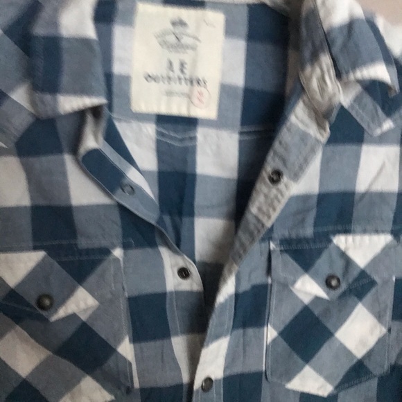 American eagle button down - Picture 2 of 3